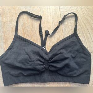 Woman’s lululemon gray sports bra